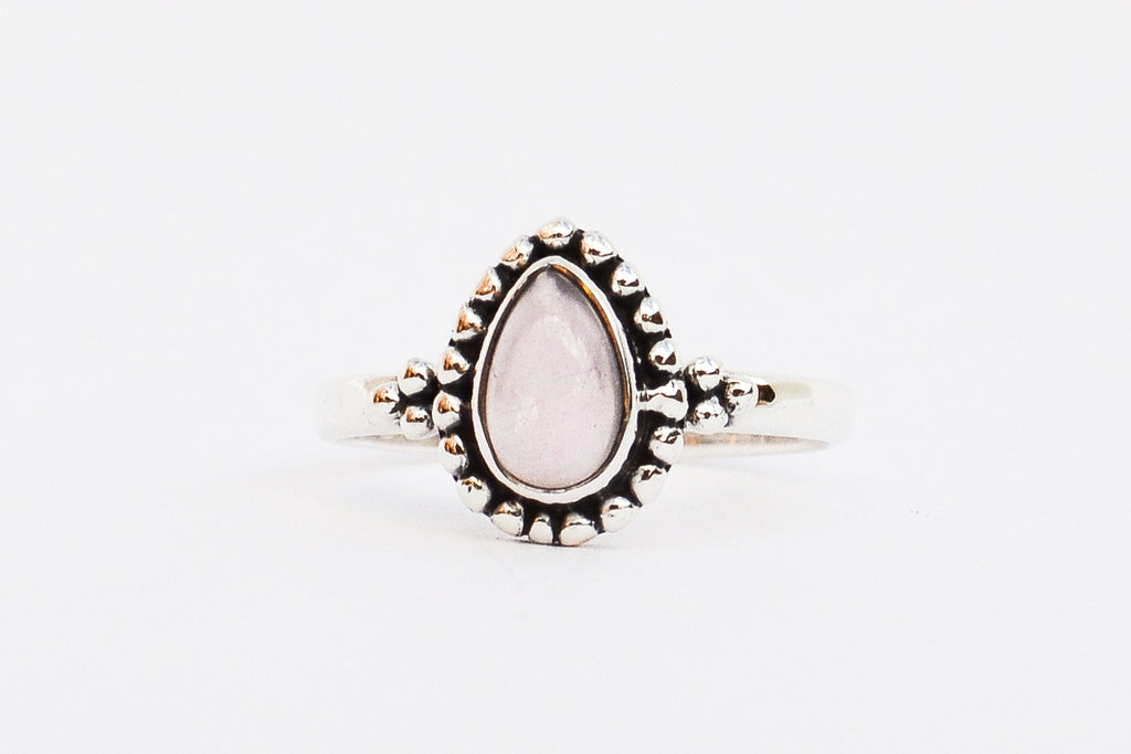 Picture of the Aiza ring, a Nelumbo jewelry piece, handmade from 925 sterling silver and pink quartz
