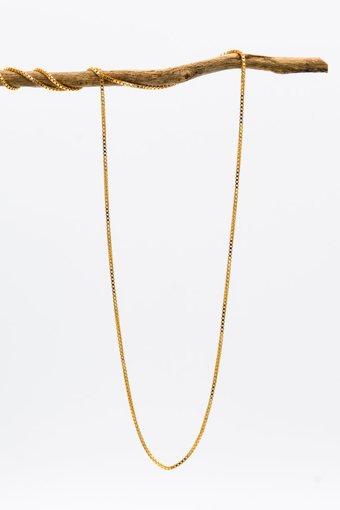 Picture of the standard 14k gold chain, a Nelumbo jewelry piece, handmade from 14k solid gold