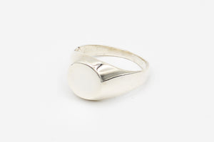 Picture of the Esha ring, a Nelumbo jewelry piece, handmade from 925 sterling silver